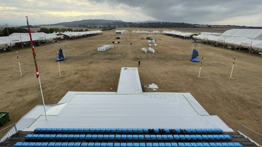 Las campas de Foronda, preparadas para recuperar hoy la fiesta del Alderdi Eguna