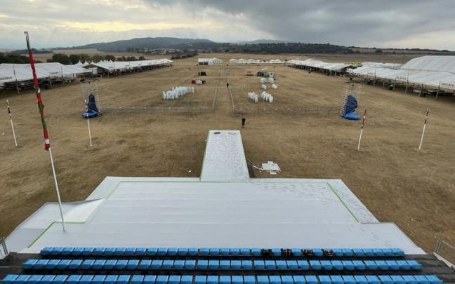 Las campas de Foronda, preparadas para recuperar hoy la fiesta del Alderdi Eguna Las campas de Foronda, preparadas para recuperar hoy la fiesta del Alderdi Eguna