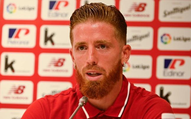 Iker Muniain durante la rueda de prensa.