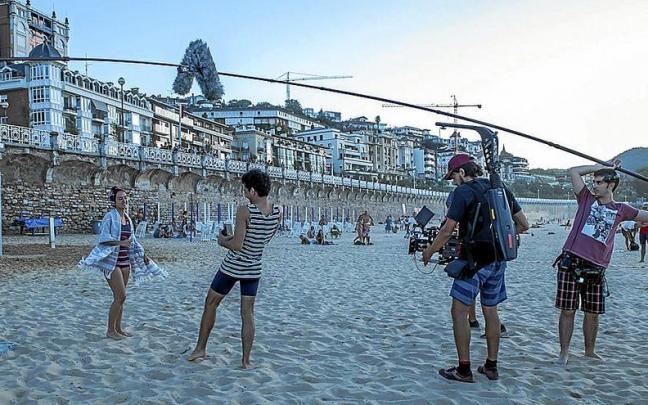 La playa de La Concha ha vuelto estos días a los años 20 con la serie ‘Pelotaris 1926’. La playa de La Concha ha vuelto estos días a los años 20 con la serie ‘Pelotaris 1926’.