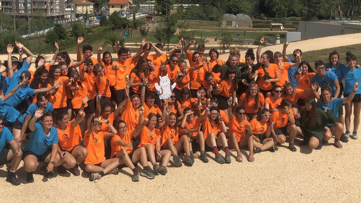 EuskarAbenturako gaztetxoak atzokoan, BBK Klima Abentura esperientzia-parkean.