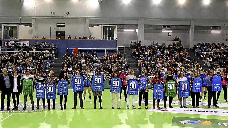 Homenaje al equipo que ascendió en 1990