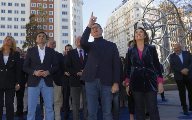 El líder del PP, Alberto Núñez Feijóo, en el rodaje de un anuncio para las elecciones. El líder del PP, Alberto Núñez Feijóo, en el rodaje de un anuncio para las elecciones.