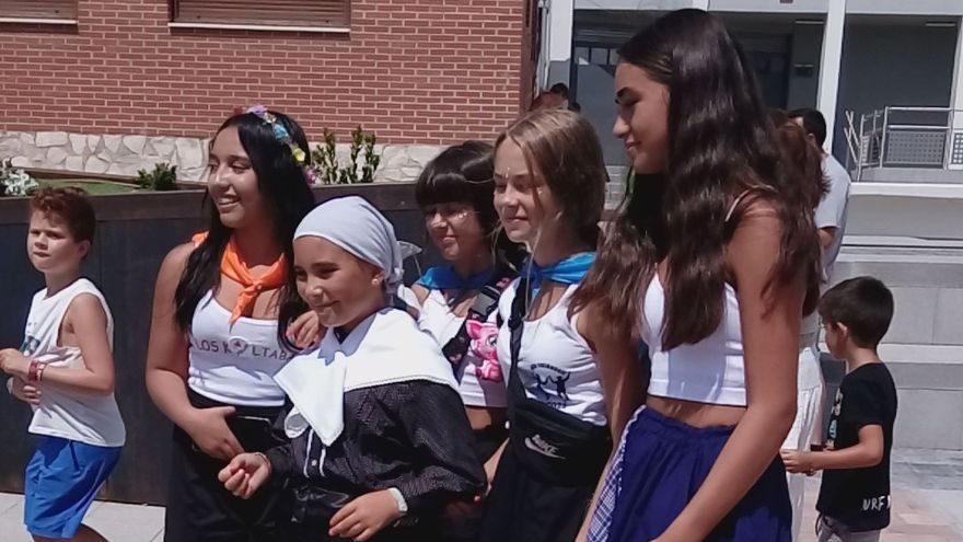 La Bruja txiki desciende sin miedo para alegr&iacute;a de los m&aacute;s txikis