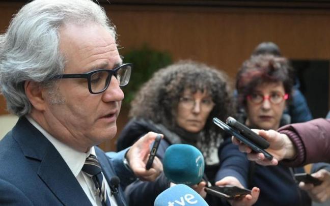 Pérez-Nievas declara ante los medios. Pérez-Nievas declara ante los medios.
