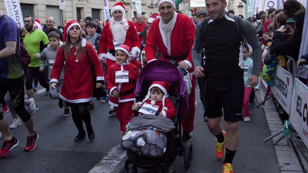 Participantes de la San Silvestre de Gasteiz en una edición anterior