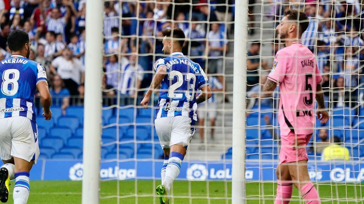 Brais celebra el tanto que adelantó a la Real