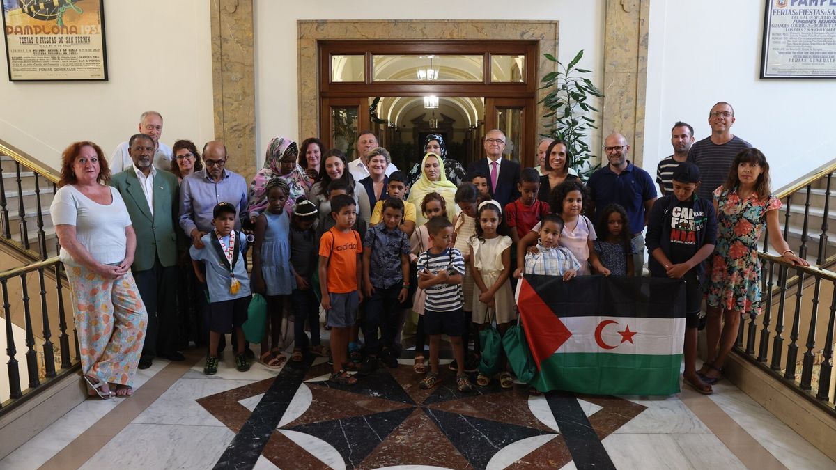 Los niños saharauis que veranean en Navarra, recibidos en Pamplona