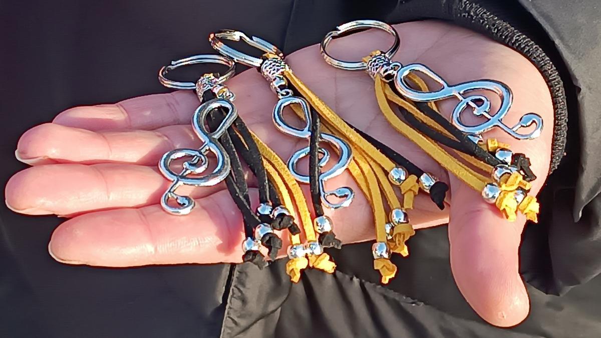 No faltarán los llaveros con los colores del Portugalete.