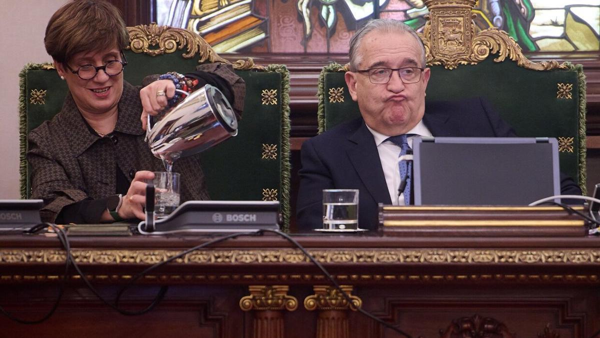 El alcalde Enrique Maya, en un momento del Pleno celebrado la semana pasada.