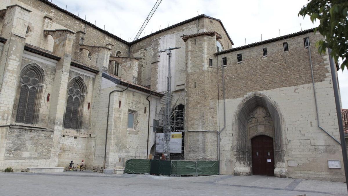 Exterior de la catedral Santa María