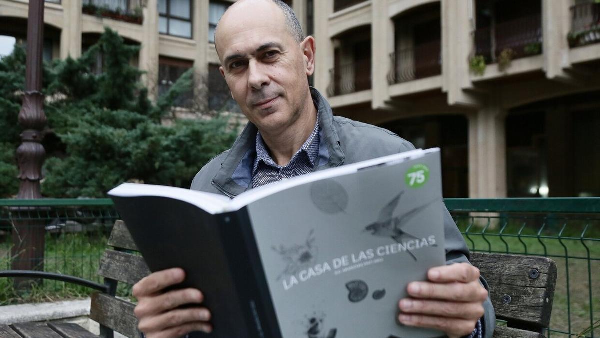 Javier Barajas, autor del libro recopilatorio.