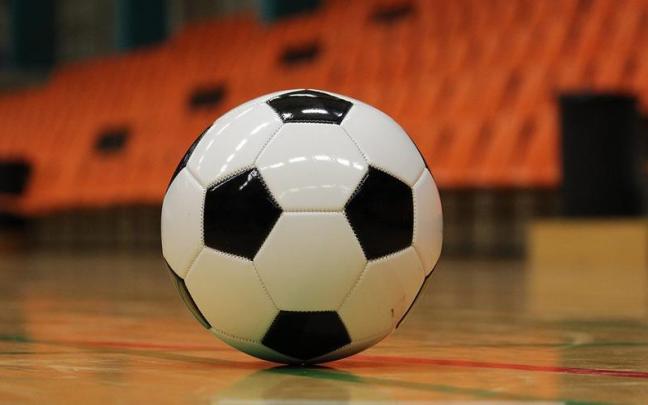 Un bal&oacute;n de f&uacute;tbol.