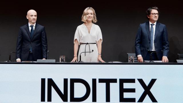 La presidenta de Inditex, Marta Ortega y el consejero Oscar Garc&iacute;a Maceiras en la Junta General de Accionistas de la compa&ntilde;&iacute;a.