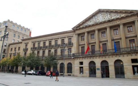 Fachada del Palacio de Navarra Fachada del Palacio de Navarra