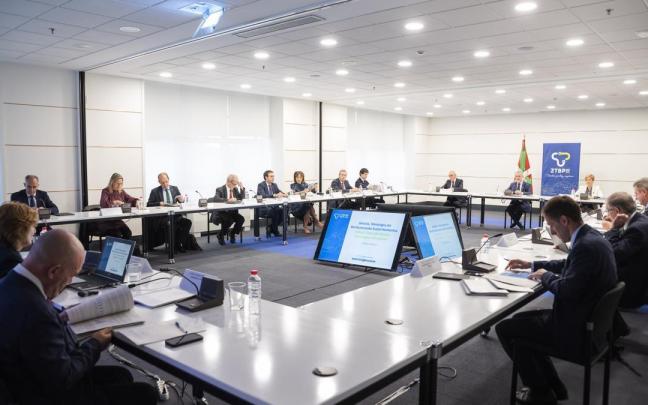 Reuni&oacute;n del Consejo Vasco de Ciencia, Tecnolog&iacute;a e Innovaci&oacute;n, presidido por el lehendakari.
