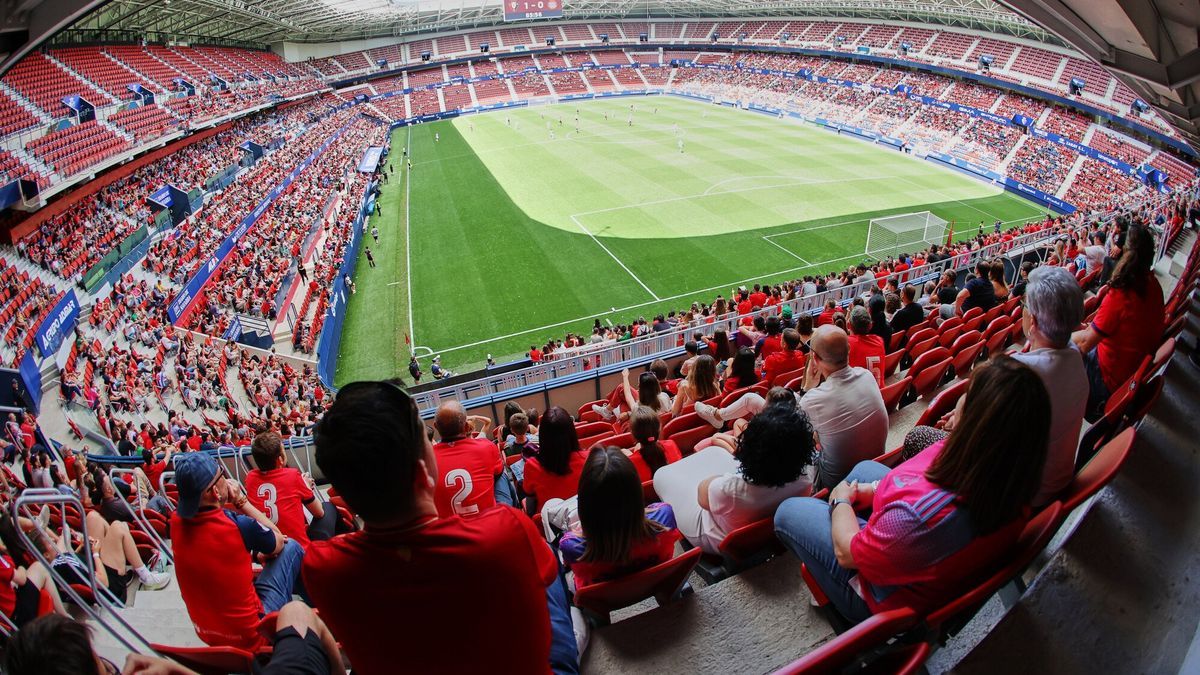 Panorámica del estadio de El Sadar en un encuentro del equipo femenino.