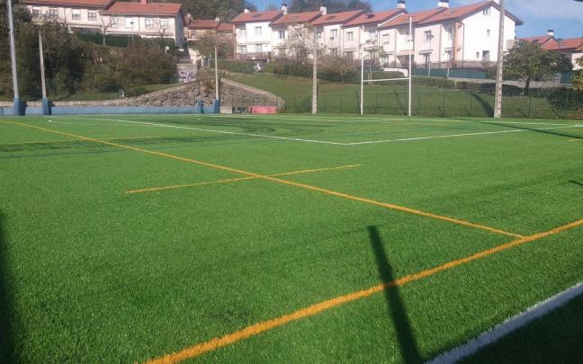 Campo de f&uacute;tbol y rugby de Puio .
