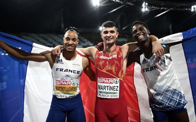 Asier Martínez, que con la medalla de oro en el Europeo de Múnich, unida a la de bronce lograda hace justo un mes en el Mundial de Eugene (Estados Unidos), ha inscrito su nombre en los libros de historia del atletismo español. Asier Martínez, que con la medalla de oro en el Europeo de Múnich, unida a la de bronce lograda hace justo un mes en el Mundial de Eugene (Estados Unidos), ha inscrito su nombre en los libros de historia del atletismo español.