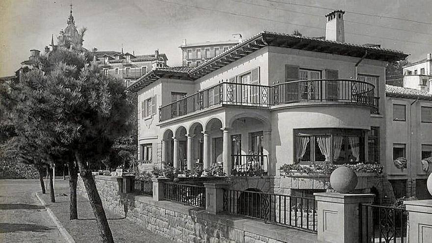 Fotografía antigua de la villa Ainara, situada en la manzana cinco del Puntal de Hondarribia. | FOTO: N.G.