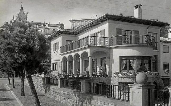 Fotograf&iacute;a antigua de la villa Ainara, situada en la manzana cinco del Puntal de Hondarribia. | FOTO: N.G.