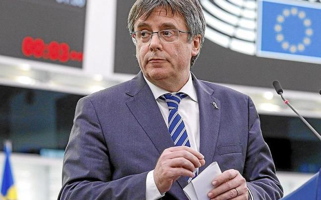 Carles Puigdemont, hace unos meses en una sesión del Parlamento Europeo. | FOTO: JULIEN WARNAND