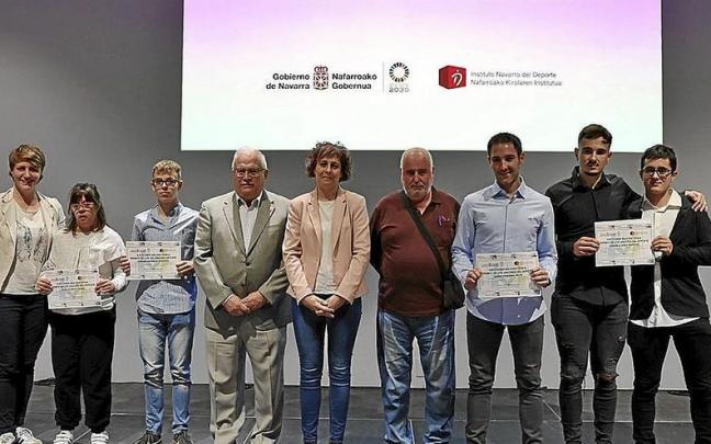 De izda a dcha: Miriam Insausti, Olaia Blanco Torres, Deyman Danielov Georgiev, Miguel Pozueta, Rebeca Esnaola, Michel Izura, Ander Ezquerra Ucar, Adrián Alonso Martínez y David Alonso Martínez.