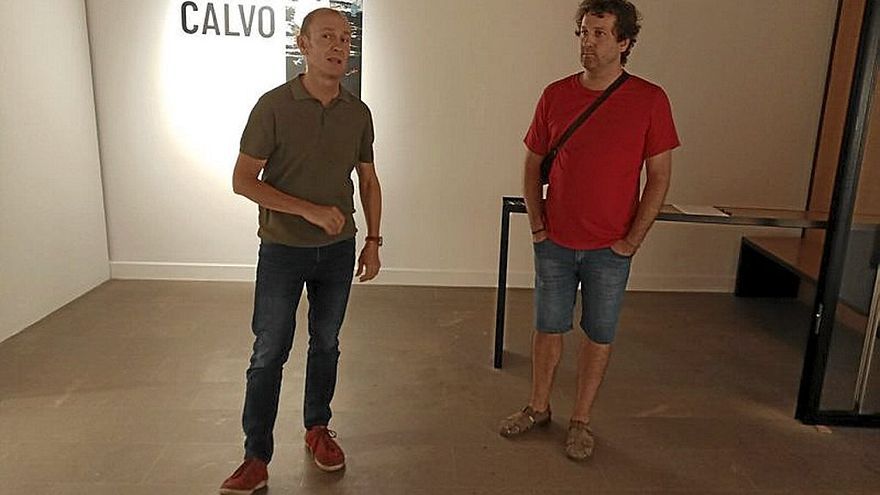 El concejal Regino Etxabe, a la izquierda, junto a Iñaki Rifaterra.
