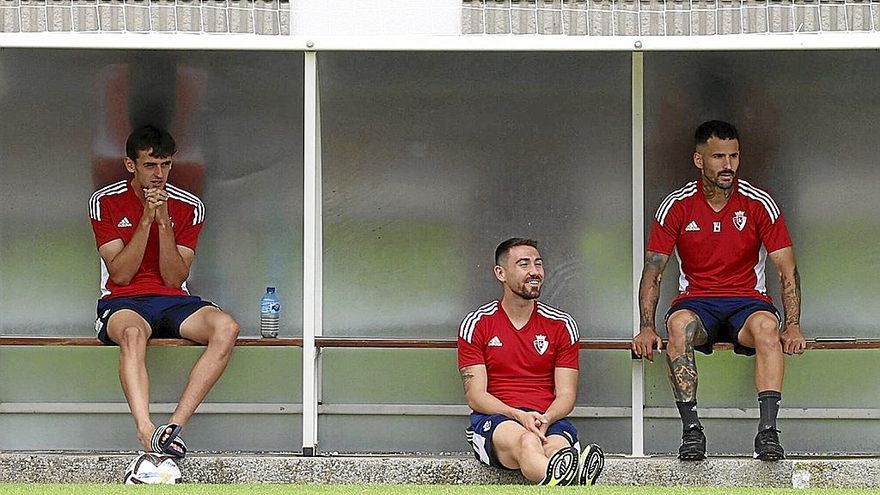 La buena marcha del equipo y la victoria que consiguió Osasuna el lunes en Almería propició un ambiente distendido en el entrenamiento de ayer.