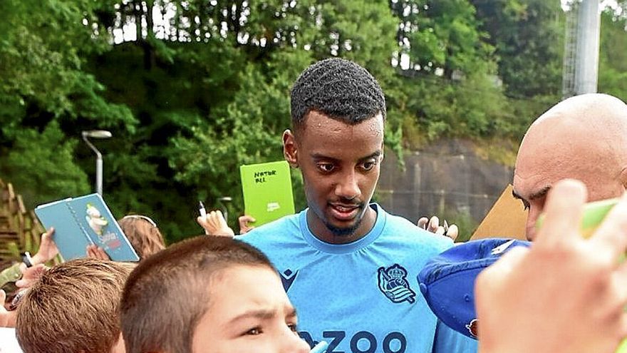Alexander Isak puede reaparecer hoy ante Eibar o Athletic.