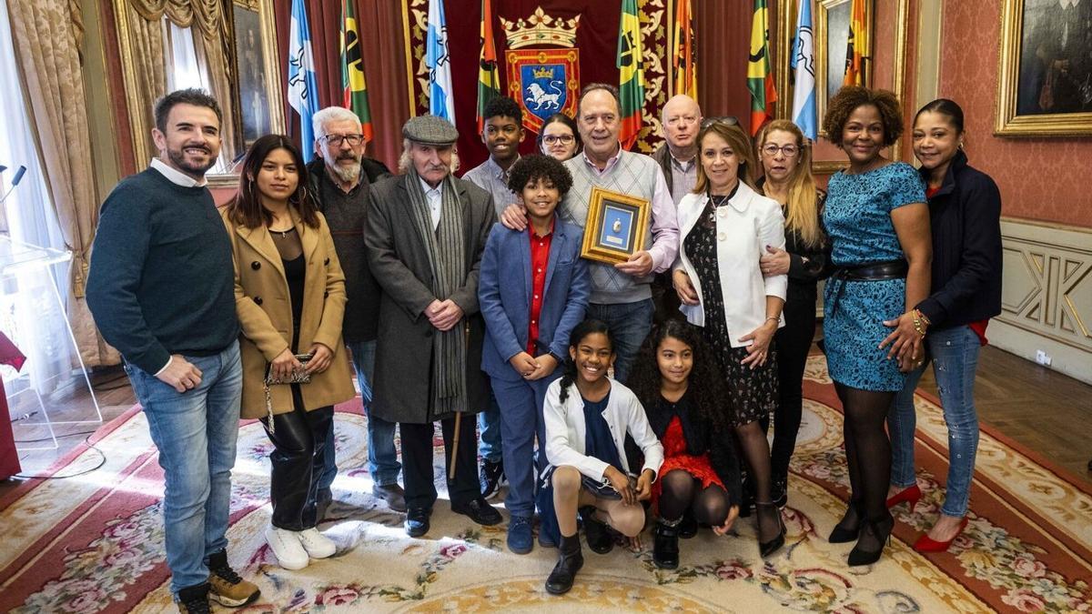 El alcalde y miembros de la Corporación participan en la entrega del XXI Haba de Oro que otorga la Asociación Cabalgata Reyes Magos Pamplona