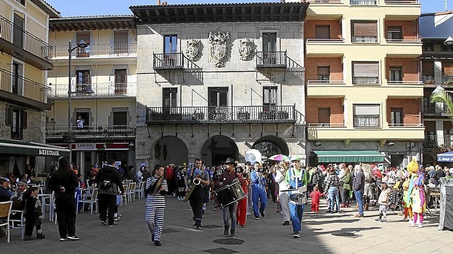 Deba, que disfruta también de la alegría del Carnaval, ya cuenta con nuevo prespuesto para 2023.