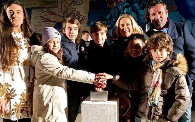 Representantes del euskaltegi y el conservatorio estrenaron la Navidad barakaldarra.