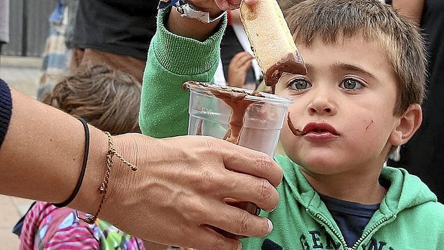 La chocolatada fue un éxito entre los pequeños y no tan pequeños.