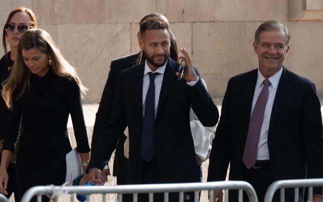 Neymar, en la Audiencia de Barcelona en una imagen de archivo. Neymar, en la Audiencia de Barcelona en una imagen de archivo.
