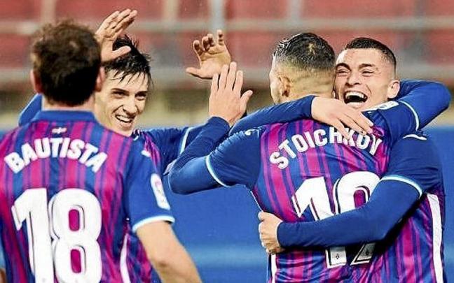 Stoichkov anotó el único gol del encuentro en Ipurua.