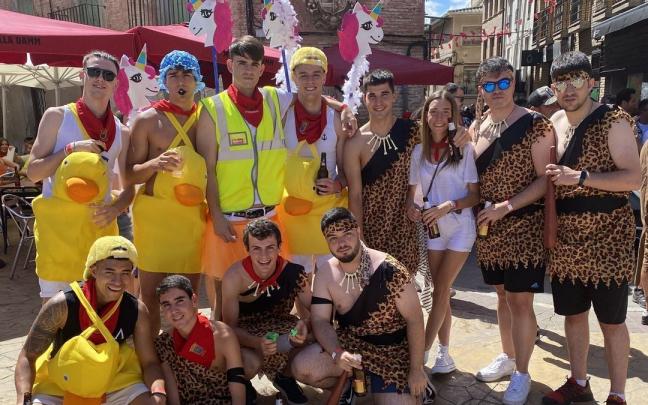 Marcilla vivi&oacute; ayer el D&iacute;a de las Pe&ntilde;as, que estuvo repleto de actividades: dianas, encierro, pasacalles con los gigantes, ronda de las pe&ntilde;as acompa&ntilde;adas por Los Artistas del Gremio, disparo de bombas japonesas, comida d