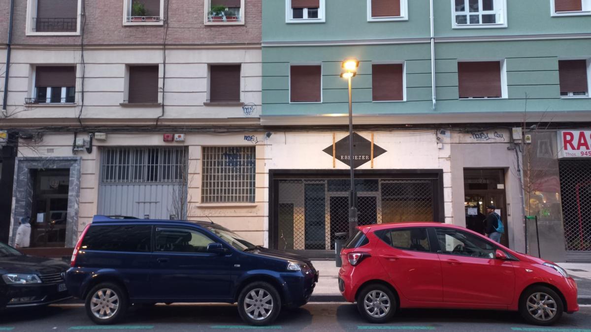 La cafetería Coffee Life Ebenezer, de la calle Badaia, ha bajado la persiana