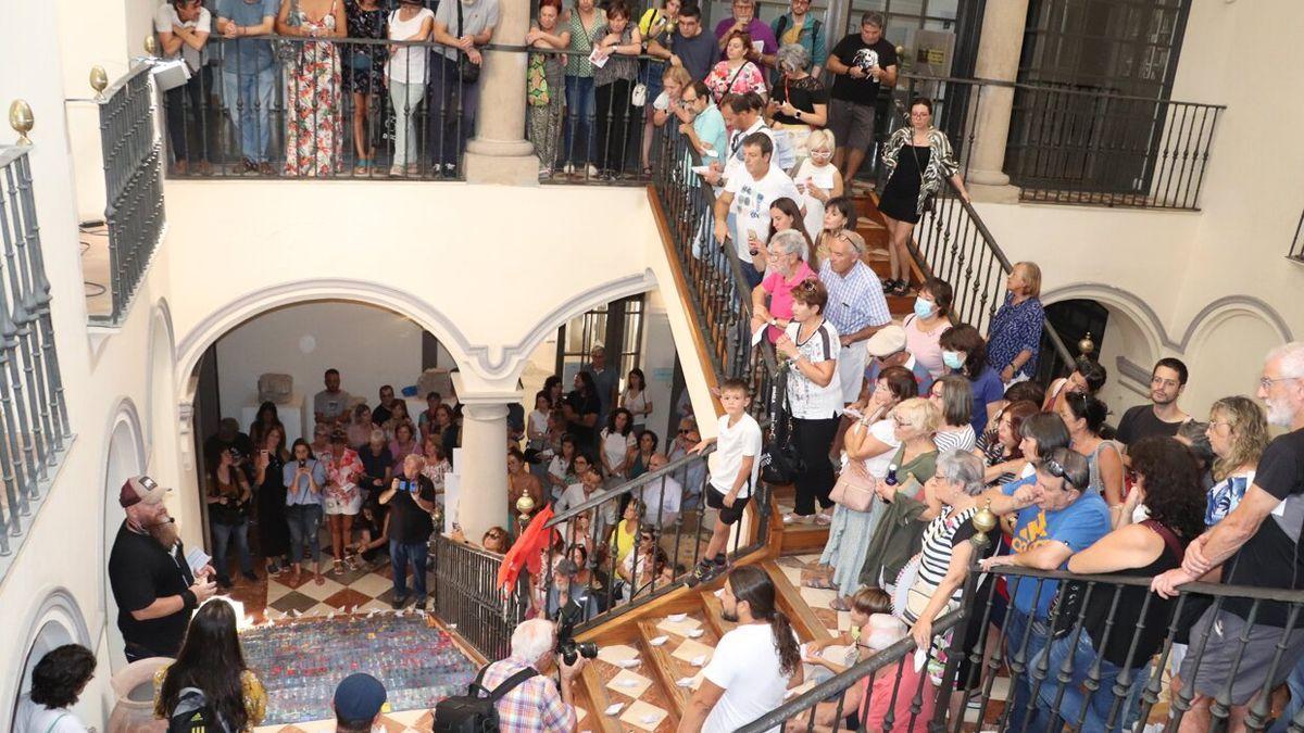 El Palacio Marqués de Huarte, abarrotado durante la presentación de ‘Mediterráneo’.