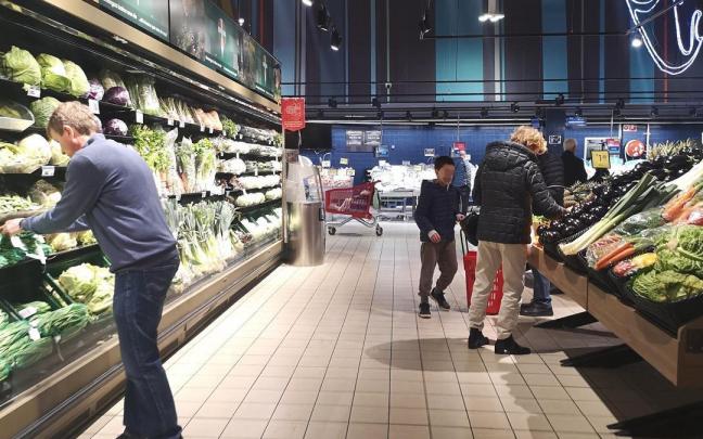 El Gobierno vasco dará un cheque a familias vulnerables para canjear en los supmermercados El Gobierno vasco dará un cheque a familias vulnerables para canjear en los supmermercados