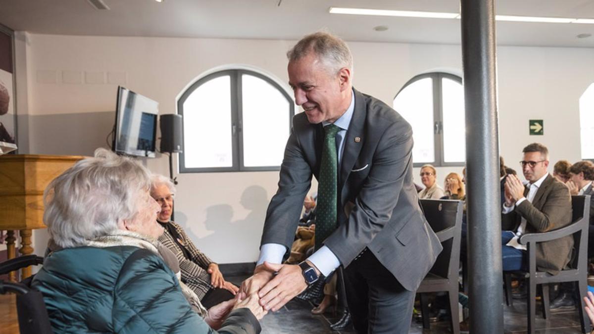 Iñigo Urkullu, en el 85 aniversario de la evacuación de los niños en la guerra civil, en Santurtzi.