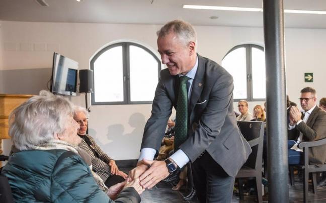I&ntilde;igo Urkullu, en el 85 aniversario de la evacuaci&oacute;n de los ni&ntilde;os en la guerra civil, en Santurtzi.