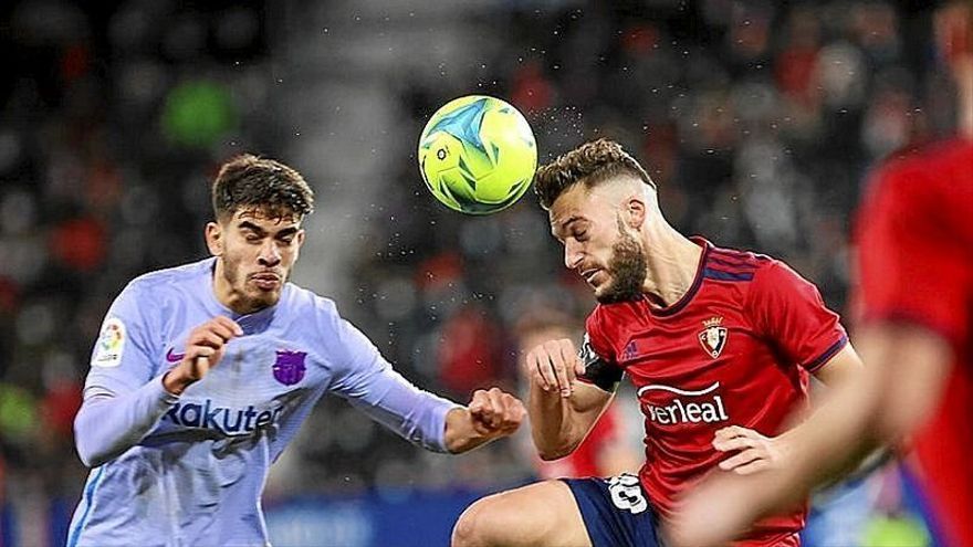 Abde y Roberto Torres, en el partido en El Sadar de la pasada temporada.