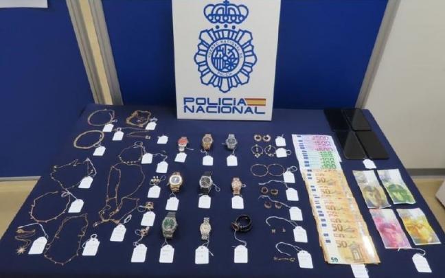 La Policía desarticula una red itinerante de albaneses relacionada con 15 asaltos a viviendas de lujo.