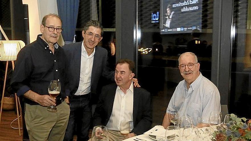 Hilario Arbelaitz, Joxe Mari Aizega, Martín Berasategui y Pedro Subijana.