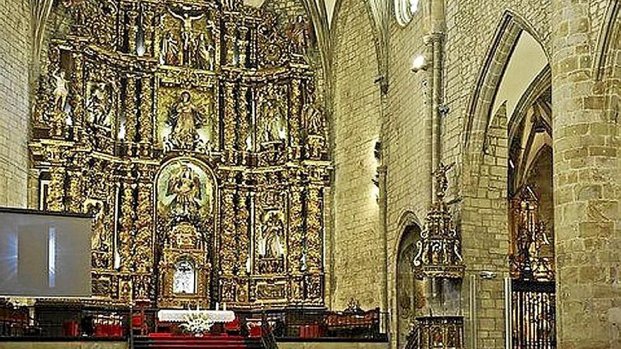 Imagen del interior de la parroquia de San Miguel Arcángel.