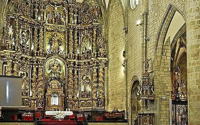 Imagen del interior de la parroquia de San Miguel Arcángel. Imagen del interior de la parroquia de San Miguel Arcángel.