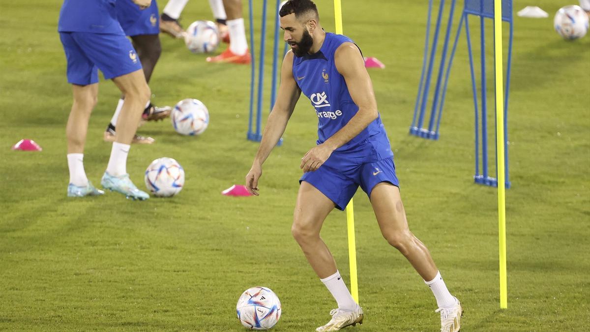 Benzema se lesionó durante el entrenamiento con Francia de este sábado.