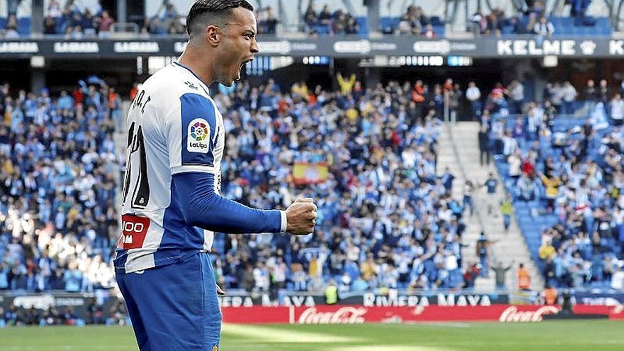 Raúl de Tomás, en uno de sus últimos partidos con el Espanyol. | FOTO: EFE