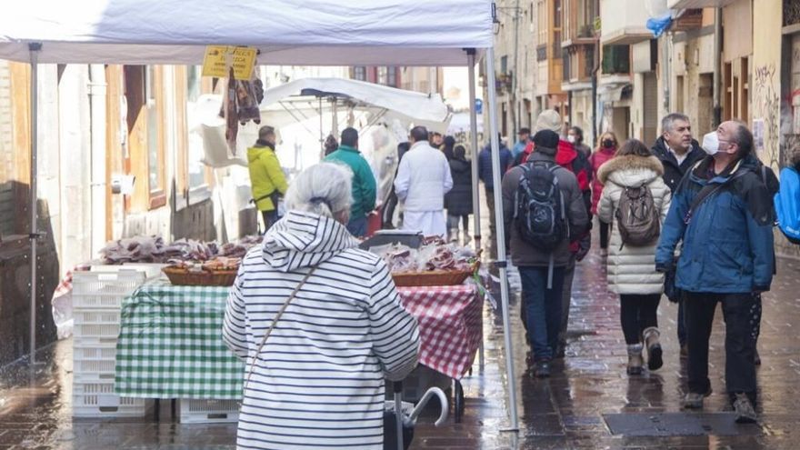 Este sábado ha vuelto el Mercado de la Almendra.